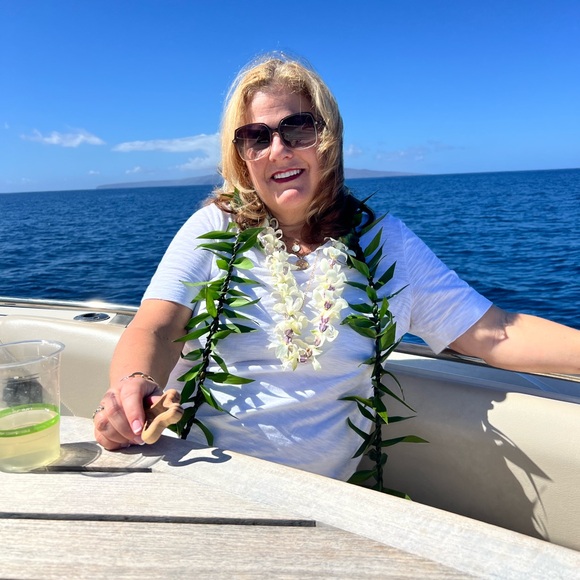 Bookmark for Live Shows- Activewear, Jeffree Star, Free People skincare jewelry - Picture 10 of 10